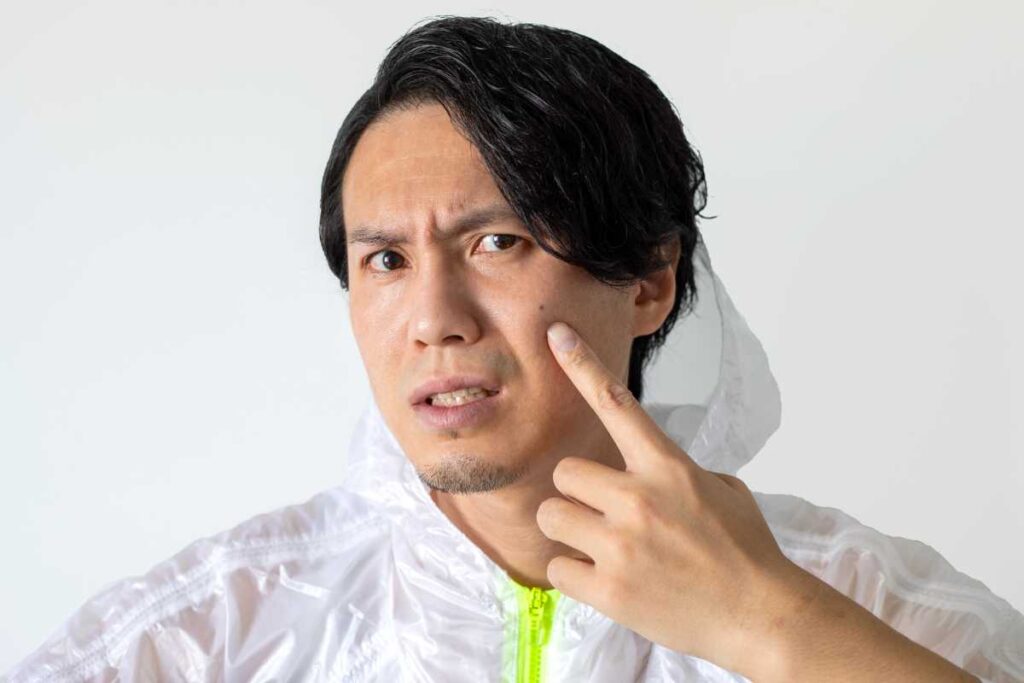ほくろ除去の痕は消えない?1年経っても残る原因と対処法を徹底解説 6 ほくろ除去の痕を目立たなくする治療法