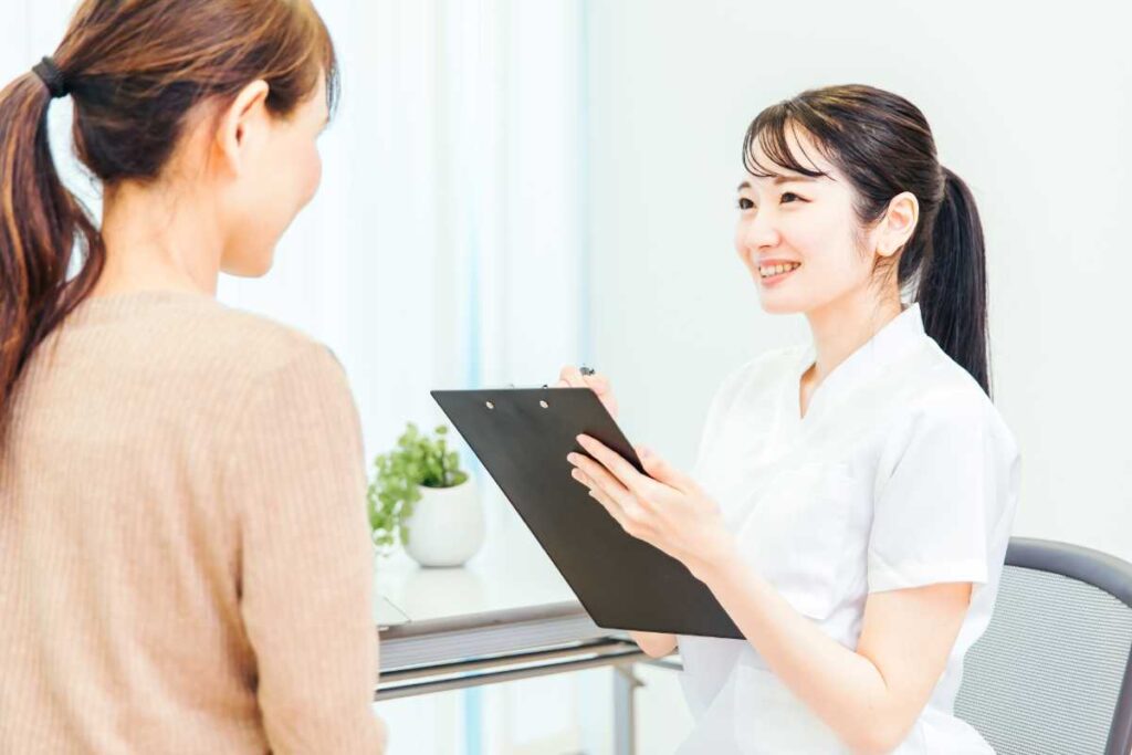 大きいほくろは除去すべき?放置のリスクと適した2つの治療法を徹底解説 5 大きいほくろ除去の費用